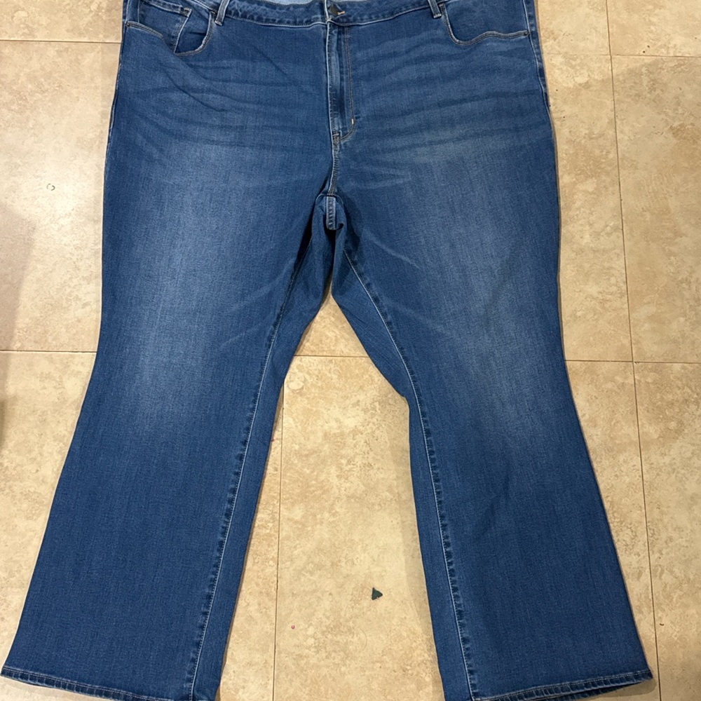 Old Navy Plus Size Mid-Rise Boot-Cut Jeans in Deep Blue